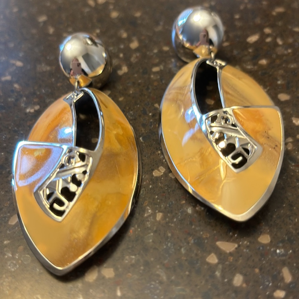VINTAGE GOLDEN TAUPE ENAMELED BEREBI EARRINGS W/SILVER EMBELLISHMENT! - Picture 2 of 4